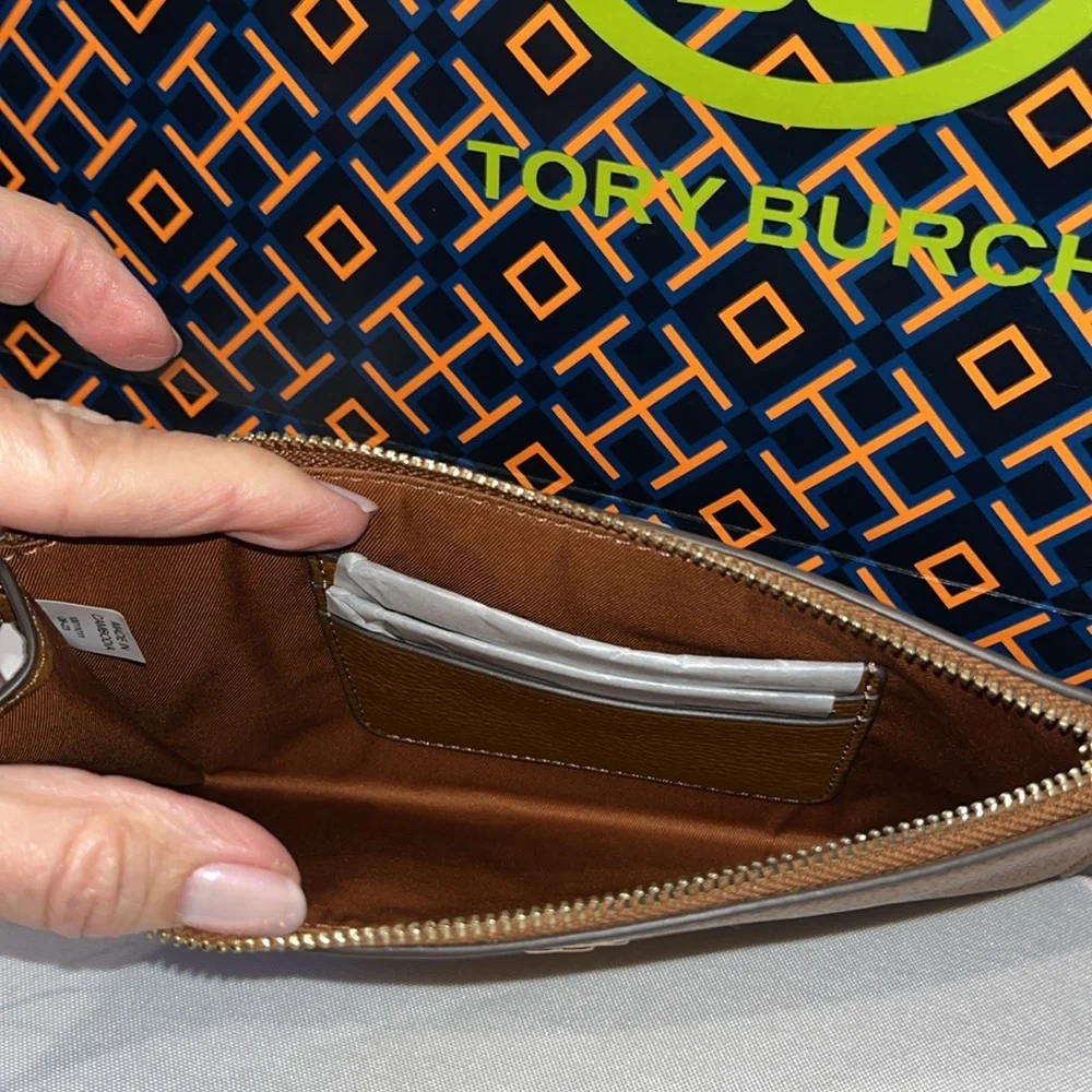 Tory Burch Chelsea Wallet Wristlet